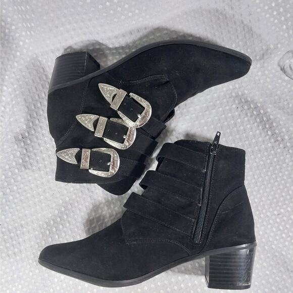FOREVER 21! LUXE BLACK VEGAN SUEDE LEATHER TRIPLE BUCKLE ZIPPER BOOTS! SZ 8M - Picture 6 of 12